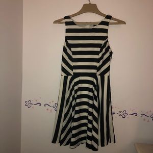 Black and white stripped sleeveless skater dress
